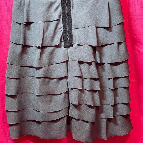 FOREVER 21 BLACK & GRAY RUFFLE DRESS SIZE M - Picture 7 of 10